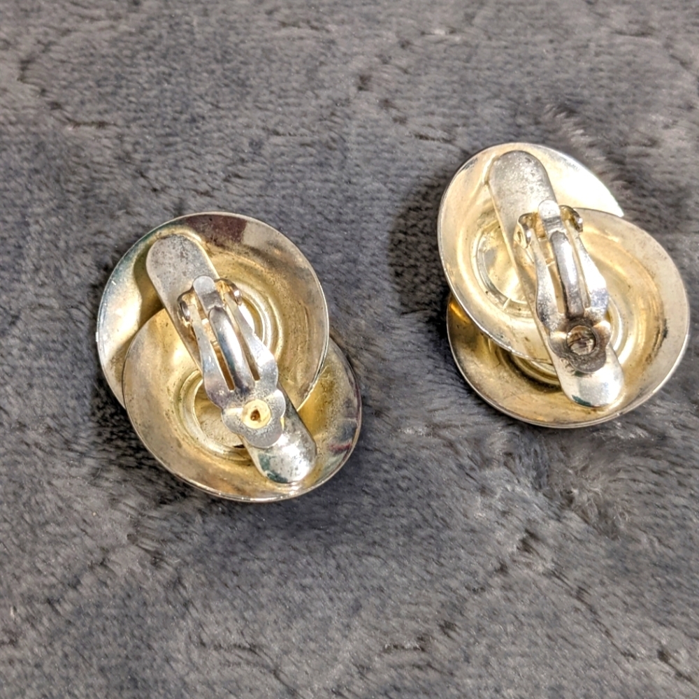 Vintage 80's Silvertone Knot Clip Earrings - Picture 5 of 7